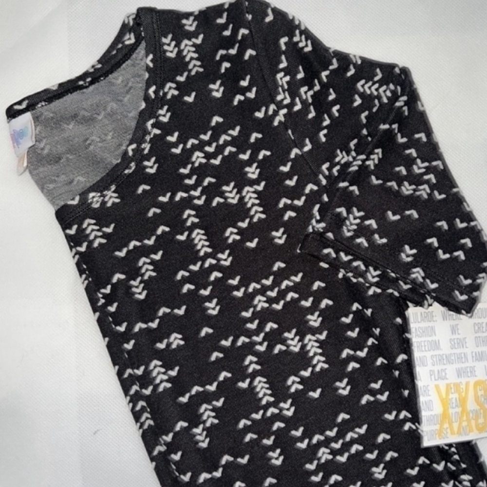 NEW!! Short Sleeve T-Shirt Julia Dress LuLaRoe size XXS Black and White - Picture 5 of 6